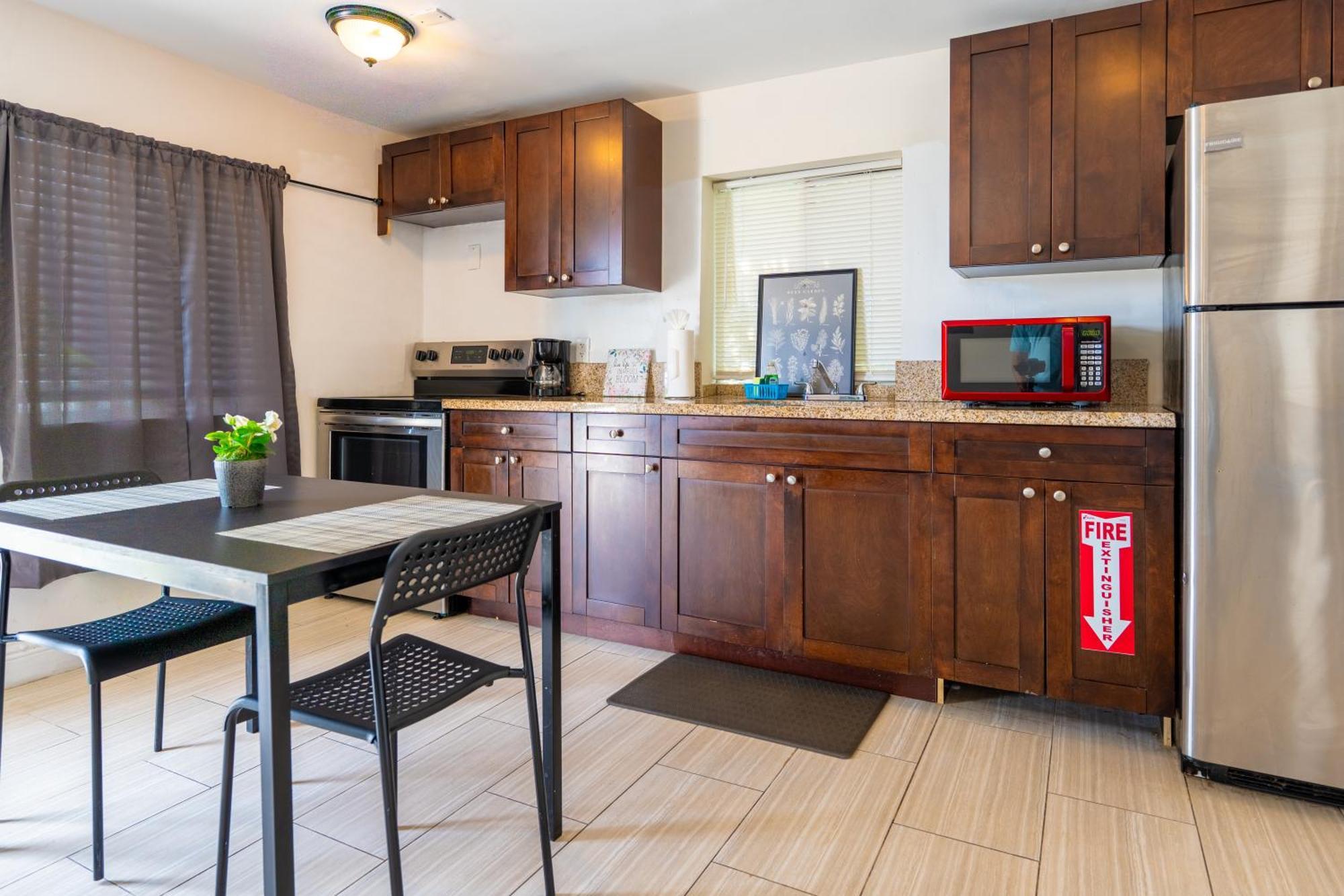 Cozy Private Apts In Hollywood By Hard Rock Casino! Экстерьер фото
